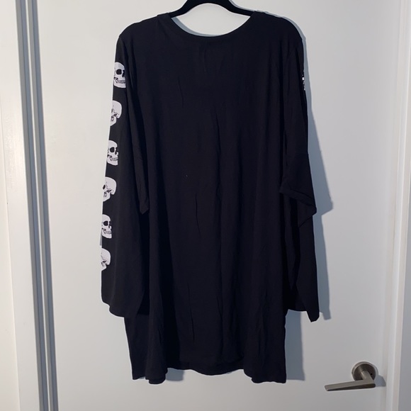 Torrid Skull Head Long Sleeve Slim Fit Tee - Picture 7 of 7